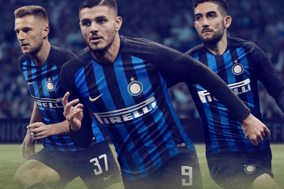 Skriniar, Icardi e Gagliardini con la maglia dell&#39;Inter 2018-19, in vendita dal 17 maggio. inter.it
